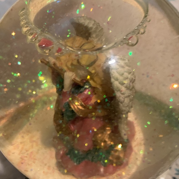 Angel playing harp globe - Picture 4 of 4